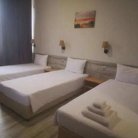 Парк-Хотел Ривър/Park Hotel River Lom